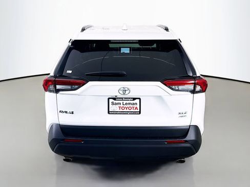 New 2025 Toyota RAV4 XLE image 6