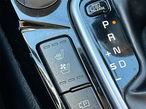 Certified 2025 Kia Seltos SX w/ SX Sunroof Package image 21