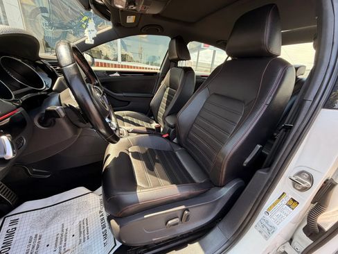 Used 2018 Volkswagen Jetta GLI FWD image 9