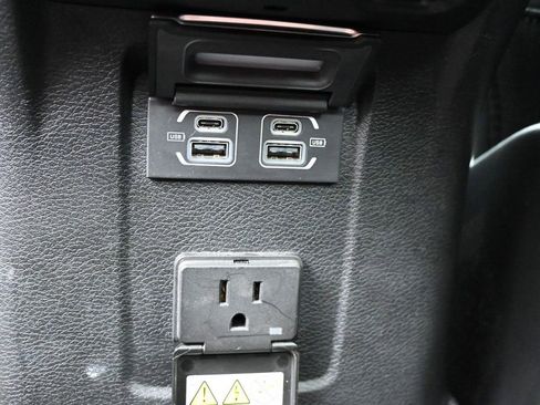 Used 2023 Jeep Gladiator Rubicon w/ LED Lighting Group AWD/4WD image 31