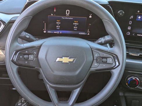 Certified 2025 Chevrolet TrailBlazer LT AWD/4WD image 21