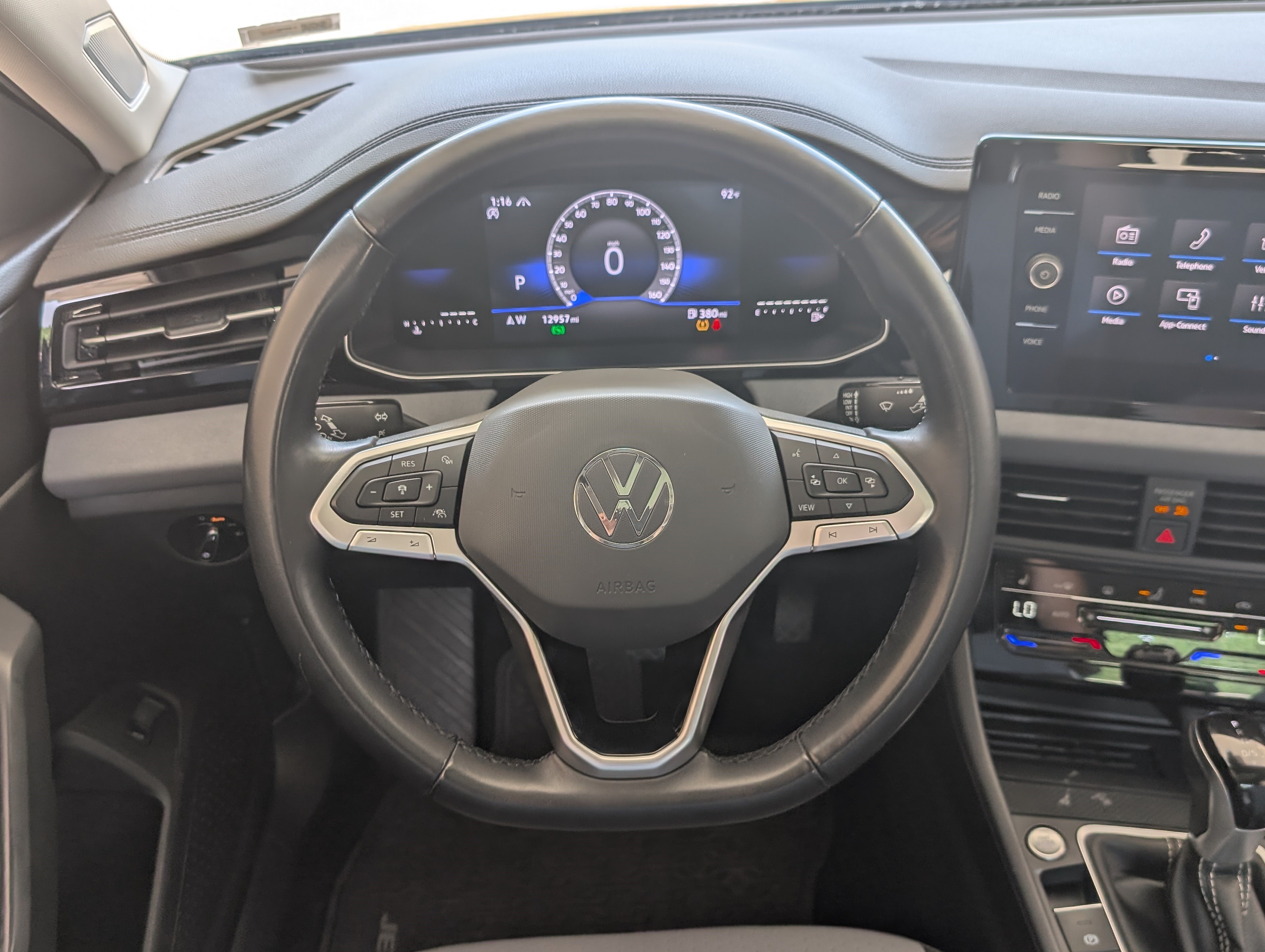 Used 2025 Volkswagen Jetta SE w/ Sunroof Package FWD image 24