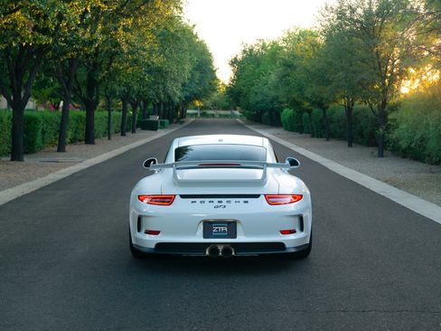 Used 2015 Porsche 911 GT3 RWD image 8