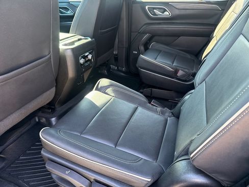 Used 2022 GMC Yukon SLT w/ SLT Premium Package RWD image 18