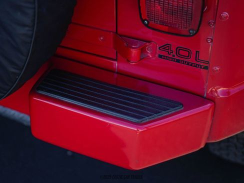 Used 1991 Jeep Wrangler Renegade AWD/4WD image 34
