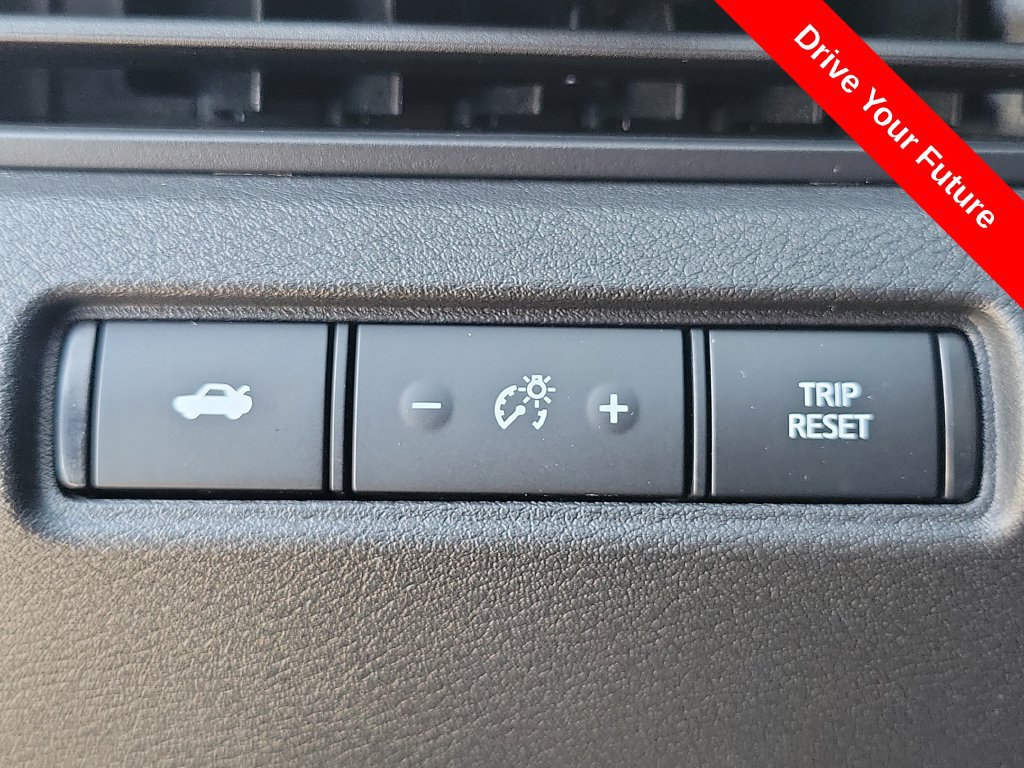 Used 2024 Nissan Altima 2.5 SV FWD image 14