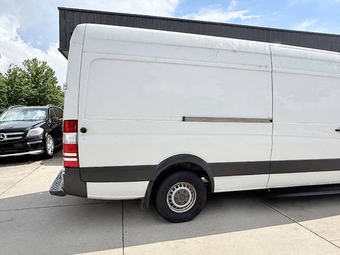 Used 2015 Mercedes-Benz Sprinter 2500 image 14