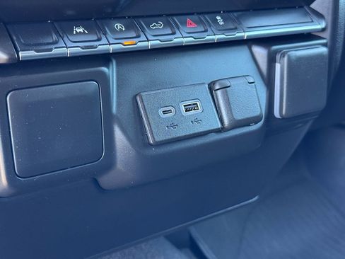 Used 2023 Chevrolet Silverado 1500 Custom image 42