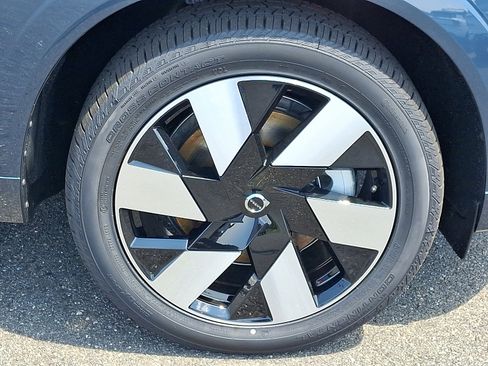 New 2025 Volvo XC60 T8 Plus w/ Protection Package Premier image 7