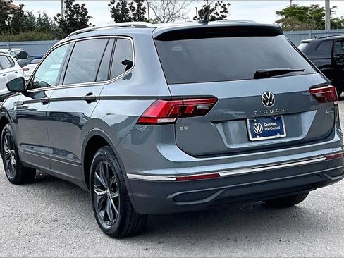 Certified 2024 Volkswagen Tiguan SE w/ Panoramic Sunroof Package image 7