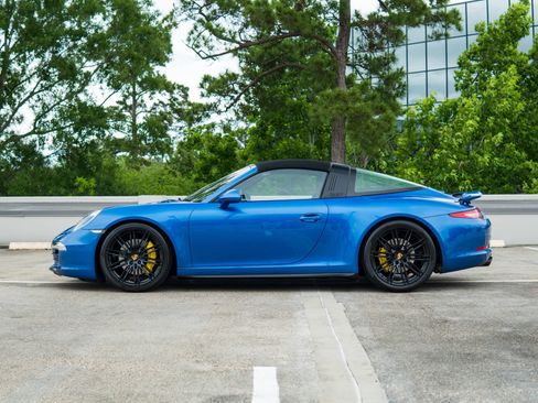Used 2015 Porsche 911 Targa 4S w/ Sport Chrono Package AWD/4WD image 5