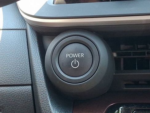 Used 2025 Toyota Prius Plug-In Hybrid FWD image 25