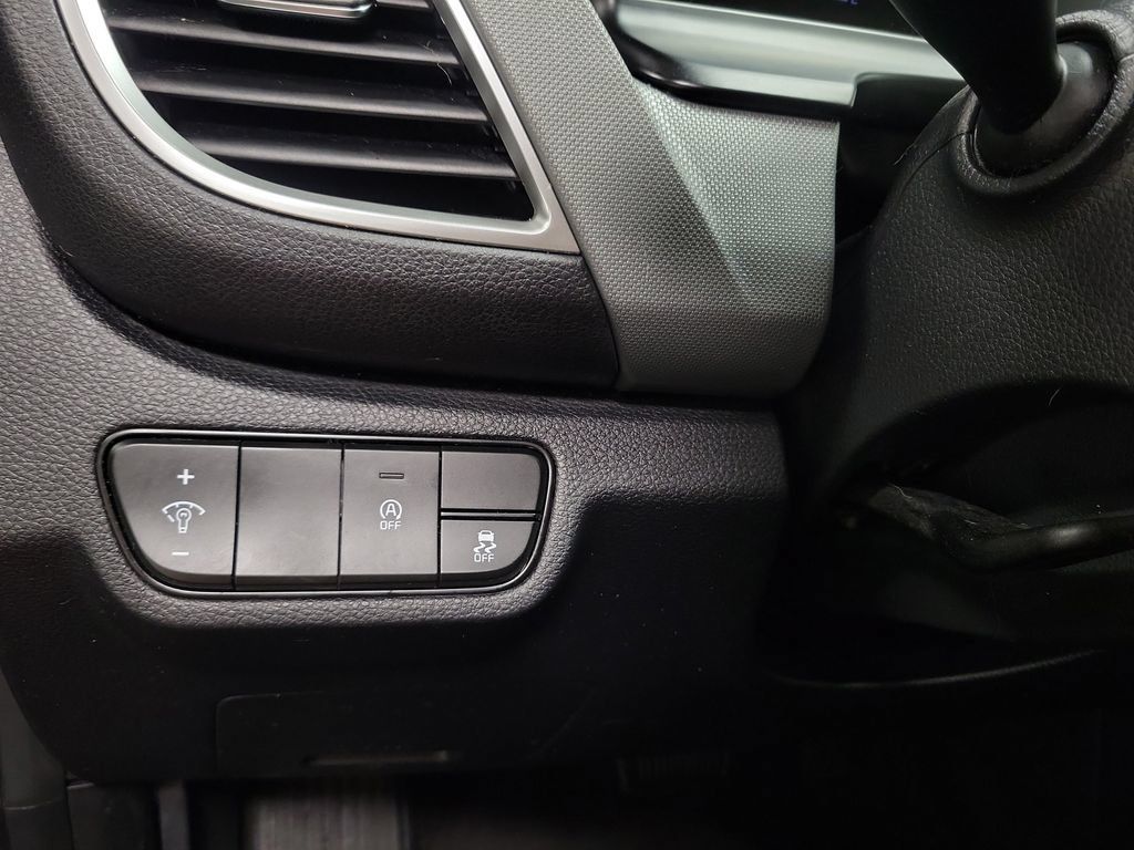 Used 2025 Kia Seltos LX AWD/4WD image 26