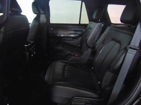 Used 2021 Ford Expedition Limited image 11