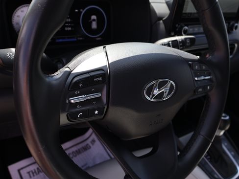 Used 2023 Hyundai Kona Limited AWD/4WD image 24