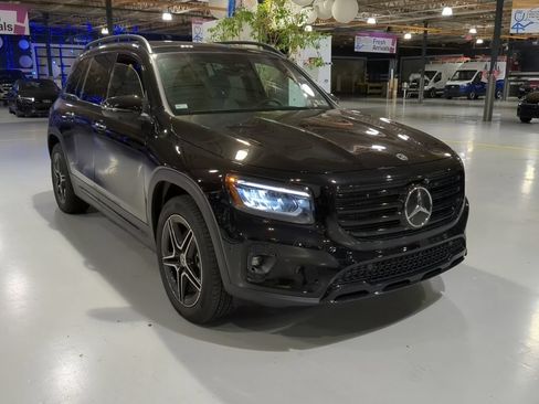 Used 2026 Mercedes-Benz GLB 250 4MATIC image 5