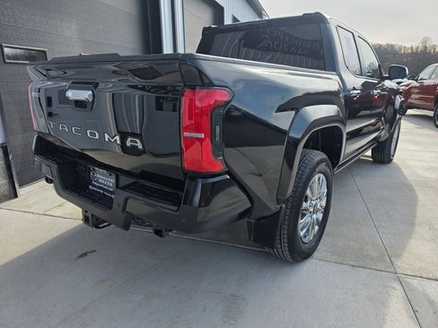 Used 2024 Toyota Tacoma Limited w/ Limited Package (LT) image 5