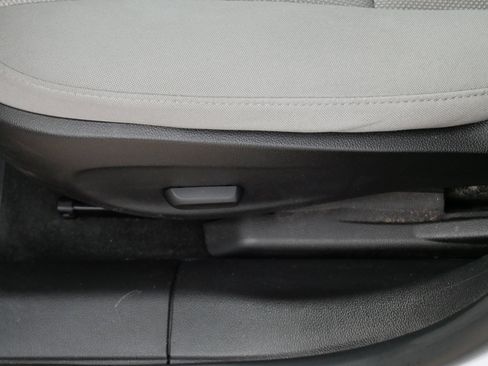 Used 2015 Chevrolet Cruze LT image 21