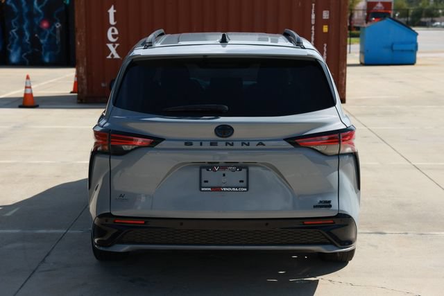 Used 2023 Toyota Sienna XSE FWD image 12