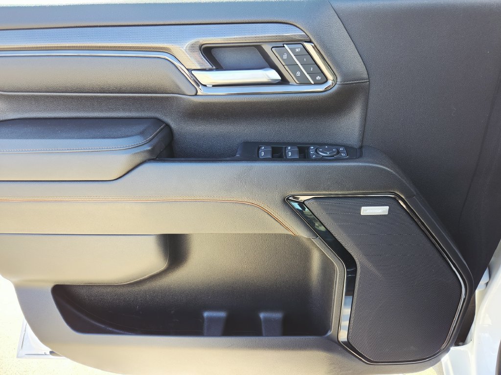 Used 2024 GMC Sierra 2500 AT4 w/ AT4 Premium Plus Package AWD/4WD image 14