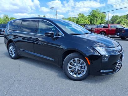 New 2027 Chrysler Pacifica Select