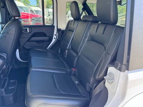 Used 2023 Jeep Wrangler Unlimited Sahara w/ Cold Weather Group AWD/4WD image 22
