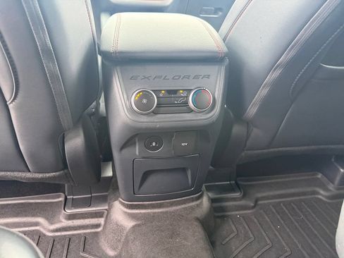 Used 2025 Ford Explorer ST-Line AWD/4WD image 18