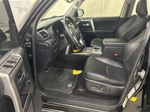 Used 2015 Toyota 4Runner Limited image 9