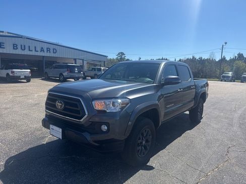 Used 2023 Toyota Tacoma SR5 w/ Technology Package AWD/4WD image 14