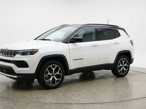 Used 2025 Jeep Compass Limited AWD/4WD image 3