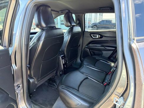 Used 2023 Jeep Compass Latitude AWD/4WD image 17