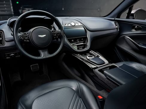 Used 2021 Aston Martin DBX AWD/4WD image 2