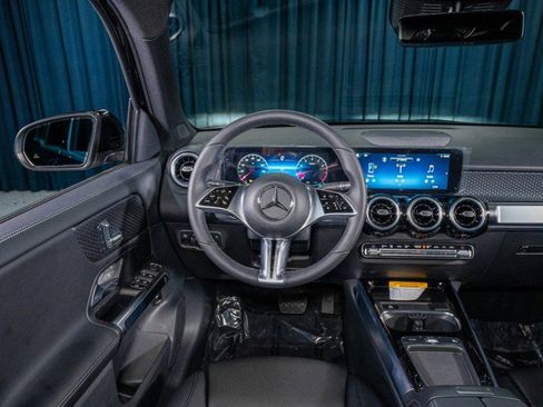 New 2025 Mercedes-Benz GLB 250 image 14