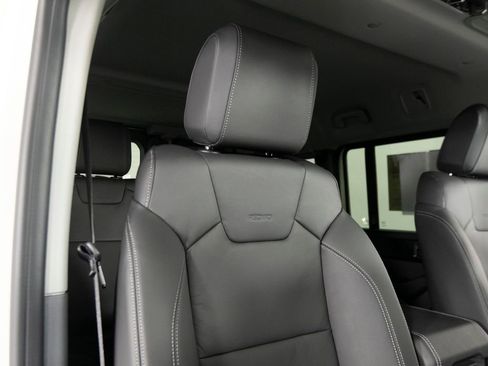 Used 2025 INEOS Grenadier AWD/4WD image 38