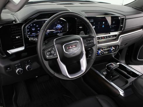 Used 2025 GMC Sierra 1500 SLT w/ SLT Premium Package AWD/4WD image 9