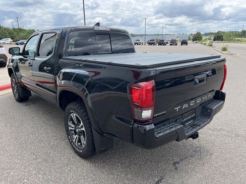 Used 2019 Toyota Tacoma TRD Sport AWD/4WD image 13