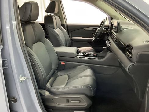 Certified 2025 Honda Pilot Touring image 31
