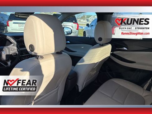 Used 2024 Buick Encore GX Avenir w/ Avenir Convenience Package image 40