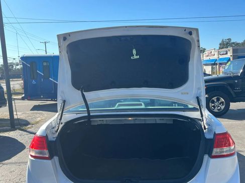 Used 2010 Lincoln MKZ image 15