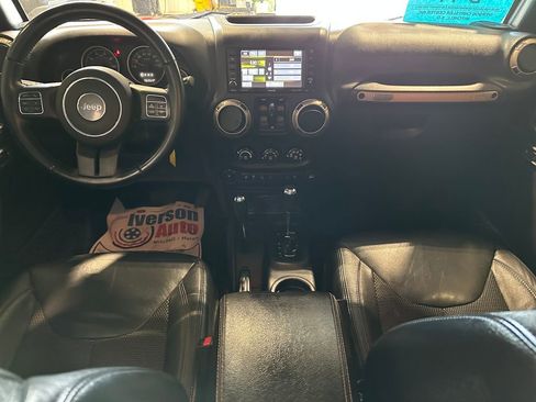 Used 2016 Jeep Wrangler Unlimited Sahara AWD/4WD image 27