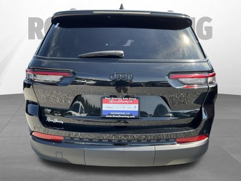 Used 2023 Jeep Grand Cherokee L Laredo RWD image 5