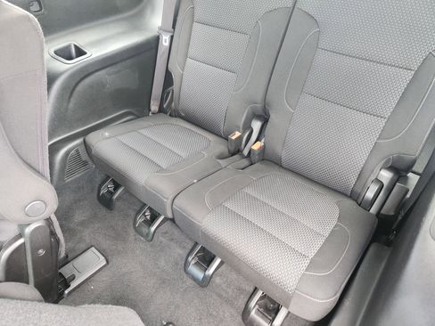 Used 2023 GMC Acadia SLE FWD image 31