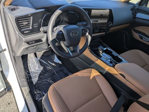 Used 2024 Lexus NX 250 NX 250 Premium image 9
