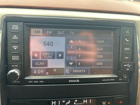 Used 2011 Jeep Grand Cherokee Overland Summit AWD/4WD image 23