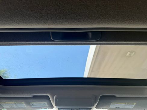 Used 2016 Nissan Frontier SV w/ Moonroof Package AWD/4WD image 21