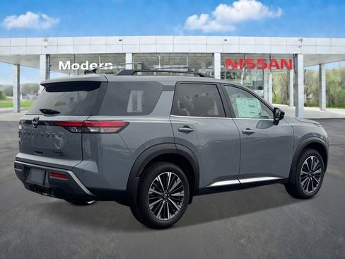 New 2026 Nissan Pathfinder Platinum AWD/4WD image 5