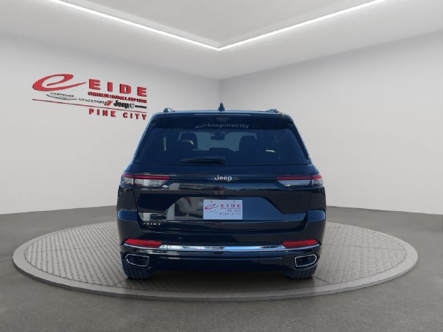 Used 2023 Jeep Grand Cherokee Overland w/ Luxury Tech Group IV AWD/4WD image 9