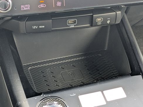 New 2025 Kia Niro SX image 28