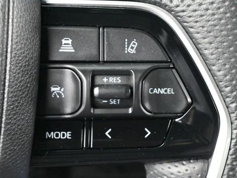 Used 2025 Toyota Tundra Platinum AWD/4WD image 9
