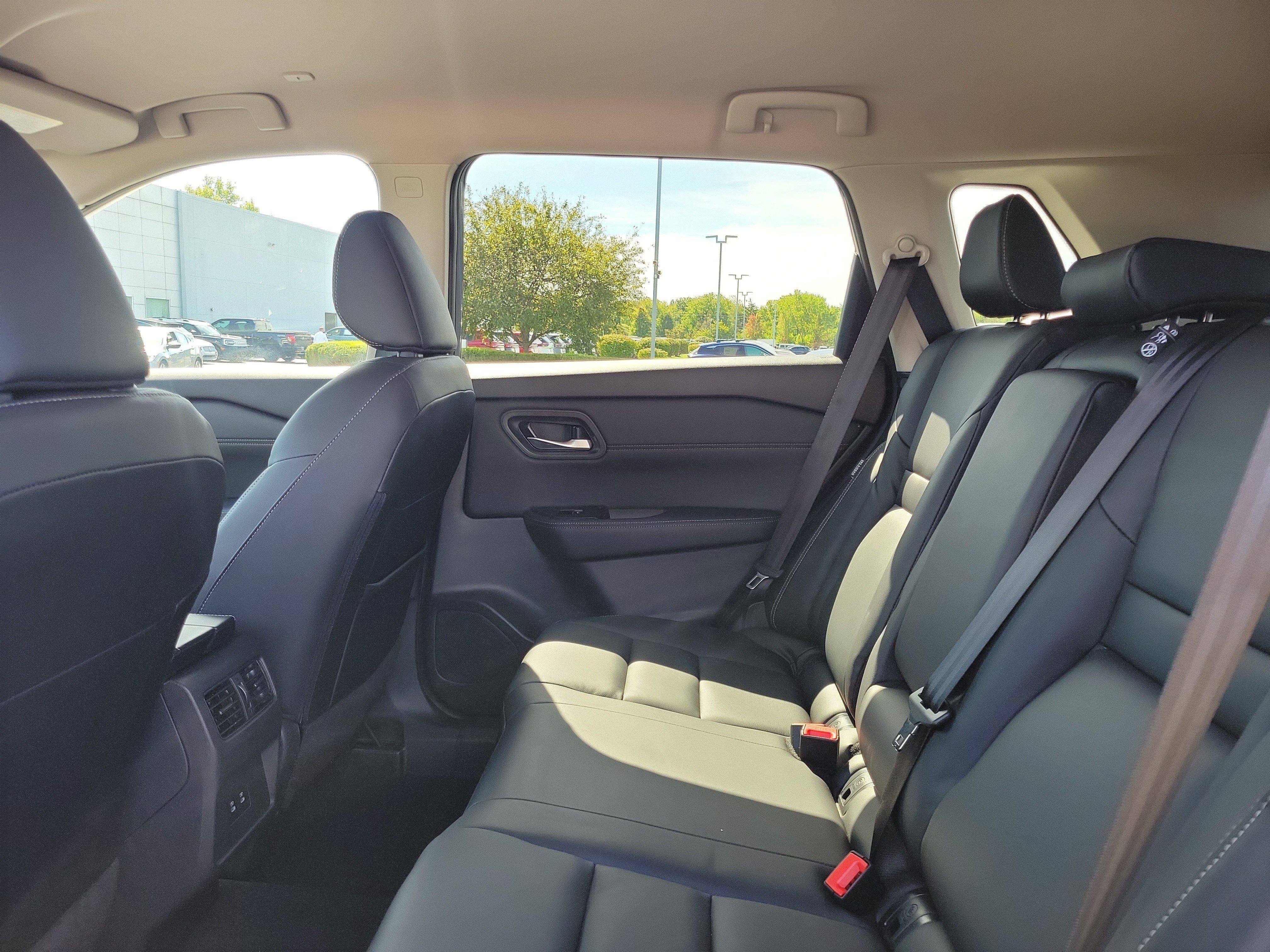 Certified 2025 Nissan Rogue SL FWD image 11